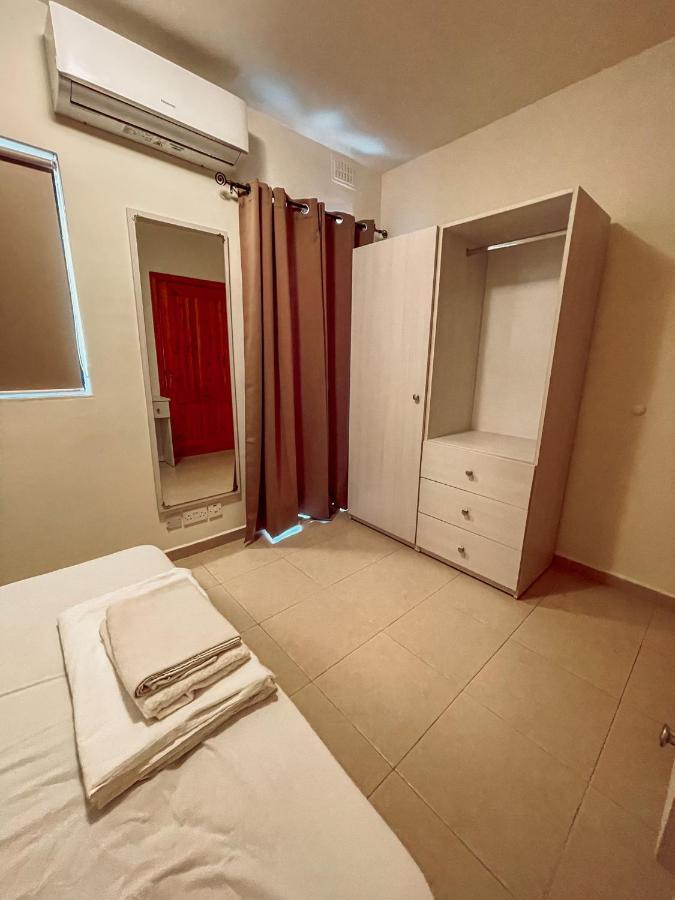 Saint Julian's Stresa Court Apartments מראה חיצוני תמונה