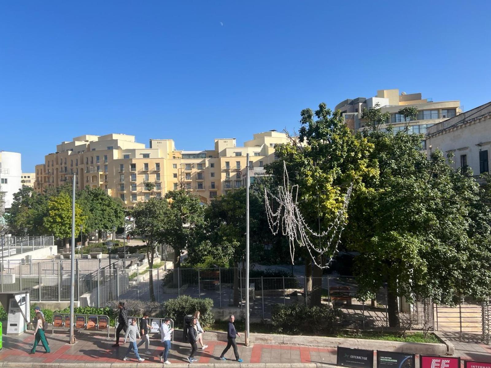 Saint Julian's Stresa Court Apartments מראה חיצוני תמונה